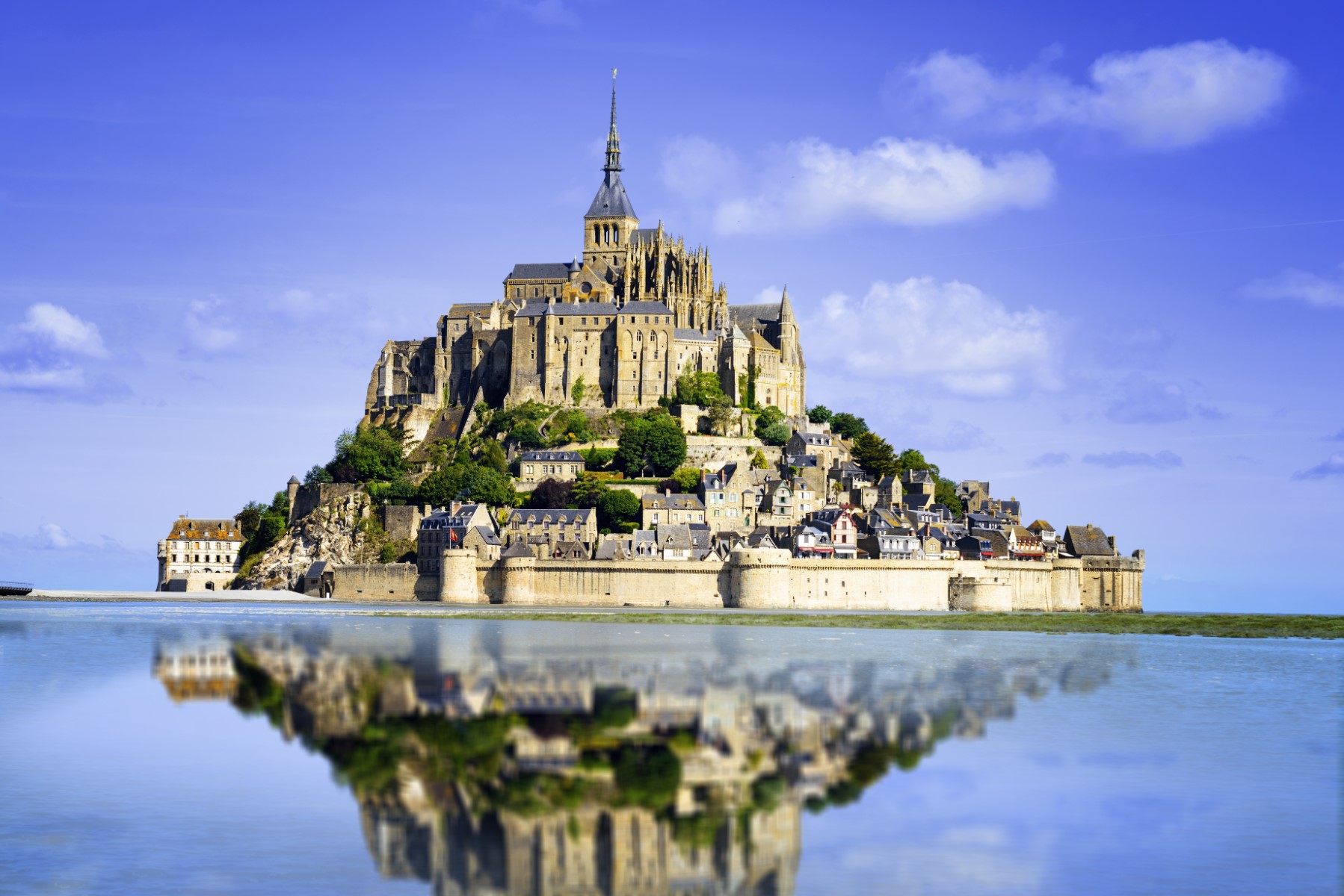 header picture of tour パリ発　モンサンミッシェル　ハイライト、パリとスイス名峰周遊B　最後チューリッヒ3泊